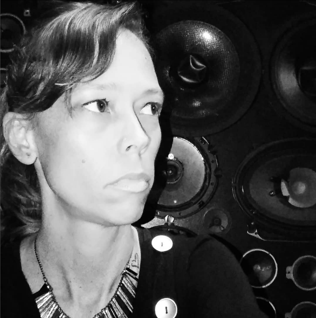 Speaker Box DJ Track Star Staci